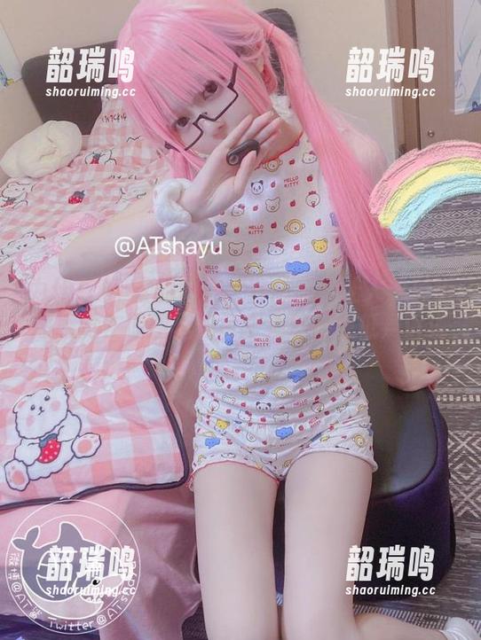 为什么AT鲨的油亮写真总有种让人想靠近的感觉？原图里的每个细节都在低声诉说。