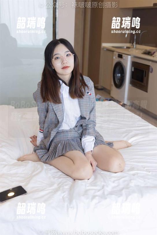 BoBoSocks袜啵啵 - 小甜豆的透明高跟鞋:看我如何用脚步征服这片美丽疆域!精选写真集无需多言! BoBoSocks袜啵啵 - 小甜豆的透明高跟鞋:看我如何用脚步征服这片美丽疆域!精选写真集无需多言!