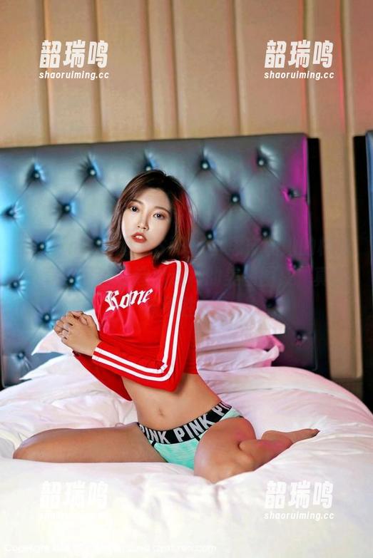 Feilin嗲囡囡 - SiByl李思宁和她的棉袜,竟然可以制造出这样的美图图集,真是袜不胜衣! Feilin嗲囡囡 - SiByl李思宁和她的棉袜,竟然可以制造出这样的美图图集,真是袜不胜衣!