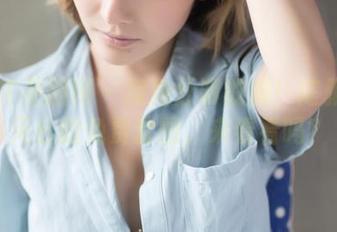 GIRLT果团网 – 棱角分明的美！陈雅漫在天台的免费套图，来看看吗？