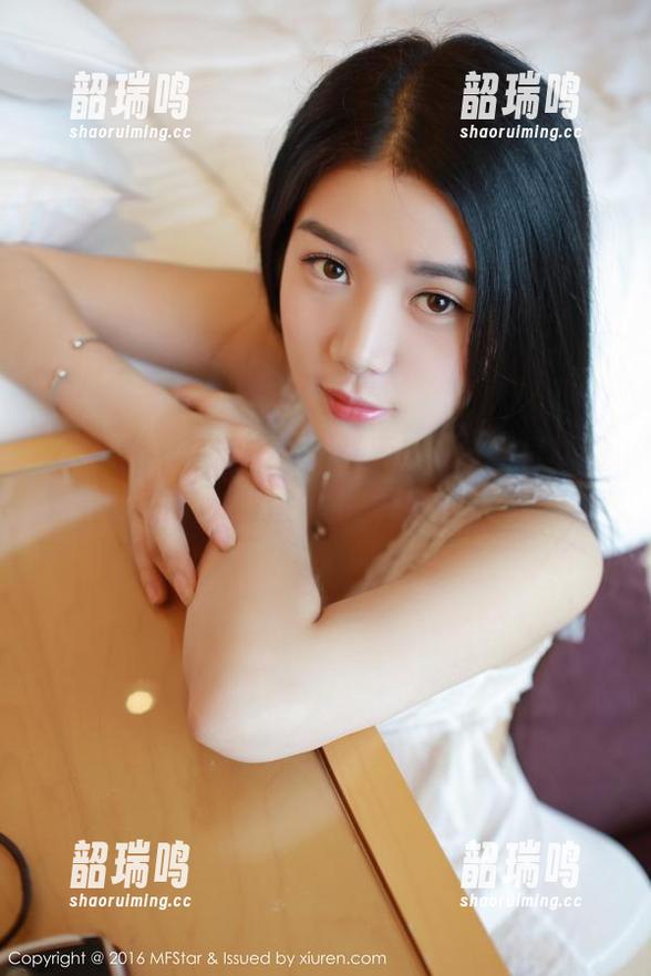MFStar模范学院 - 佟蔓baby夏日的最新美图探索，谁还记得我说过她有多美？