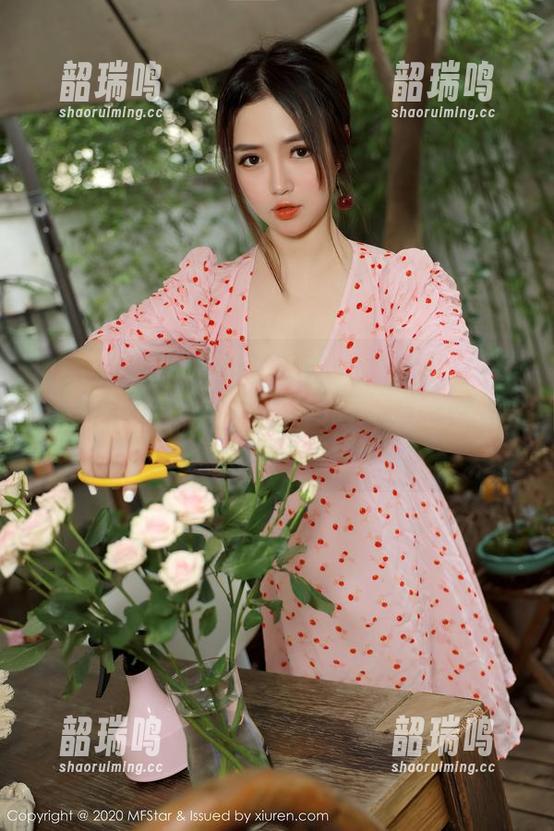 MFStar模范学院 - 高清写真效果爆表，王楚璇的连体衣穿出了新高度，让我不得不想问她的设计师！