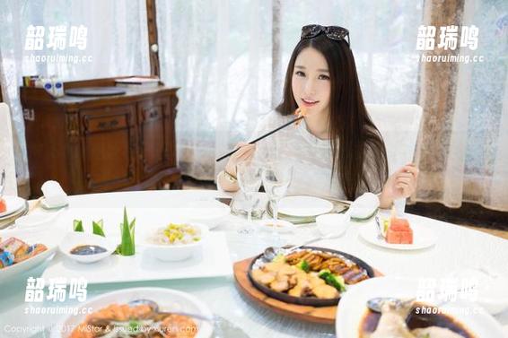 MiStar魅妍社 - 在私房图包中偷瞄FoxYini孟狐狸的长腿,仿佛时间都停了。 MiStar魅妍社 - 在私房图包中偷瞄FoxYini孟狐狸的长腿,仿佛时间都停了。