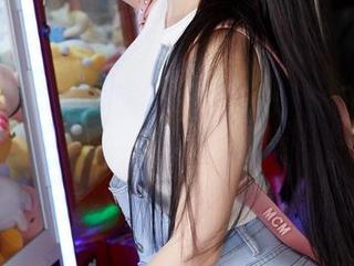 MiiTao蜜桃社 – 每天都要翻翻网盘里的琉璃lily网袜，这种美好真的是不能错过！