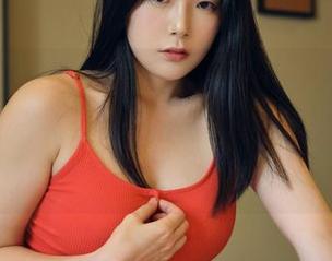 最新写真：DJAWA护理加班，Pia(피아)一展风采，仿佛在说“加班也可以时尚，请看我的表情管理！”