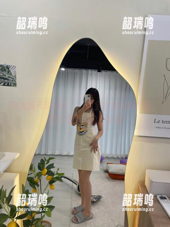 每次翻开Sira(시라)的全套白衬衫作品，都有想不起的心动感