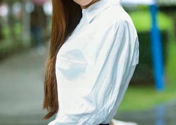 TuiGirl推女郎 – 何何夕：泳池旁的无圣光作品与水中的那缕阳光