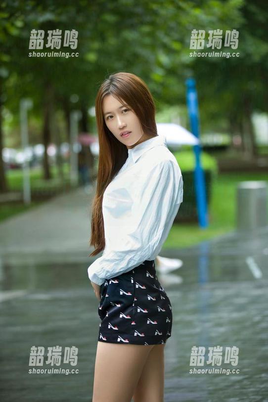 TuiGirl推女郎 - 何何夕:泳池旁的无圣光作品与水中的那缕阳光 TuiGirl推女郎 - 何何夕:泳池旁的无圣光作品与水中的那缕阳光