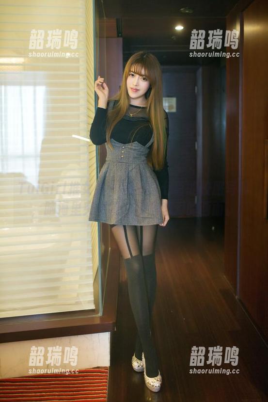 TuiGirl推女郎 - 观看李七喜的校服写真,脑海里突然冒出校园恋爱的画面。 TuiGirl推女郎 - 观看李七喜的校服写真,脑海里突然冒出校园恋爱的画面。
