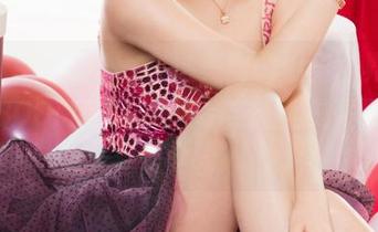 UGirls尤果网 – 在这美图的温柔世界里，若彤BOOMBOOM的存在简直是颠覆我的审美
