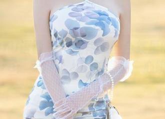 XIAOYU语画界 – 红裙黑丝合集里的允儿Claire：美得让人不敢直视，心跳加速