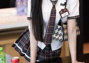 XIAOYU语画界 – 你见过最新的林星阑礼服照吗？差点让我以为她是从梦里走出来的，不禁想说：“服了！”
