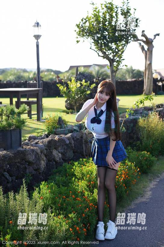 Xiuren秀人网 - 美丽还是空虚?伍晓丽Shirley的白裙写真让我纠结了 Xiuren秀人网 - 美丽还是空虚?伍晓丽Shirley的白裙写真让我纠结了