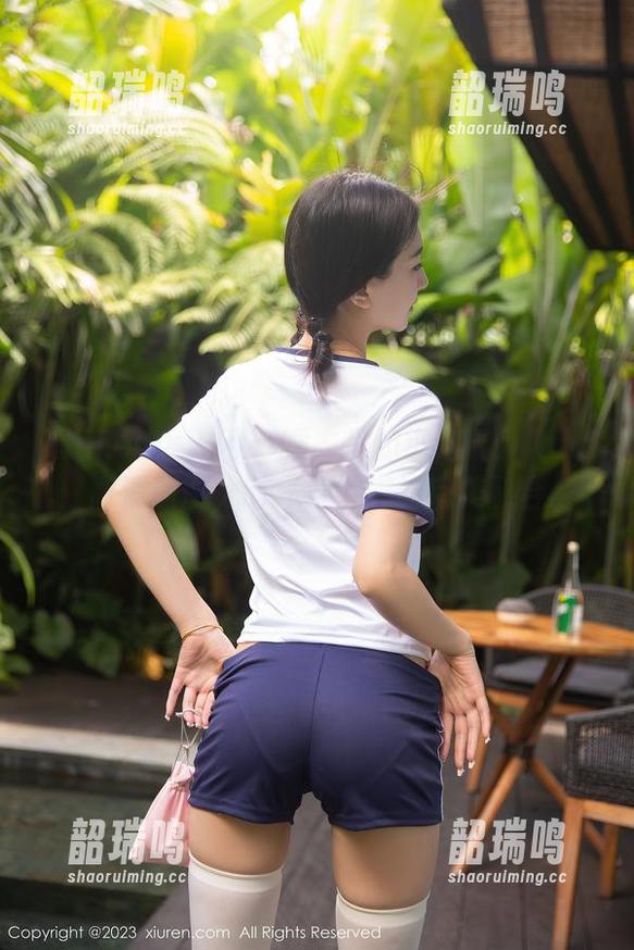 Xiuren秀人网 - 睡衣里的小泡芙winna:高清原图,时尚与慵懒的完美融合。 Xiuren秀人网 - 睡衣里的小泡芙winna:高清原图,时尚与慵懒的完美融合。