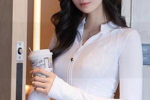 Xiuren秀人网 – 杨紫嫣Cynthia的透明私房，原图就像她心里的阳光，真好啊！