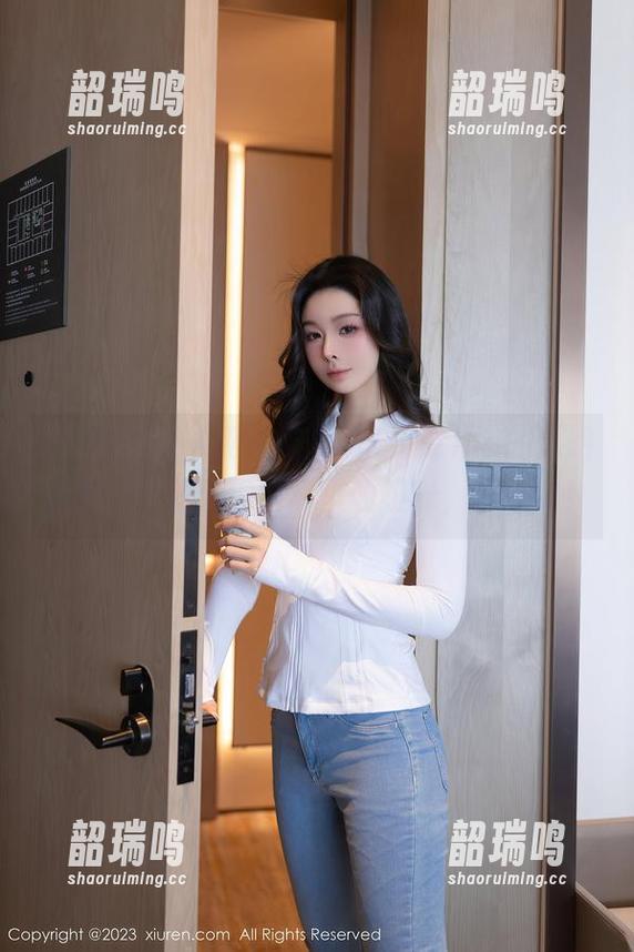 Xiuren秀人网 - 杨紫嫣Cynthia的透明私房，原图就像她心里的阳光，真好啊！