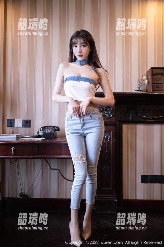 Xiuren秀人网 - 拍摄圣诞魅力：盼盼已鸠的图片分享，随手一拍竟然这么好看？