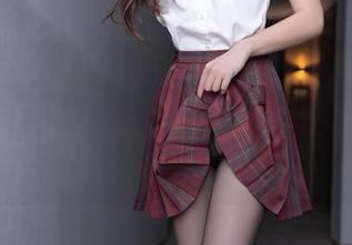 Xiuren秀人网 – 赵万灵白裙：合集里的简单却又撩人，真是让人忍不住想多看几眼！