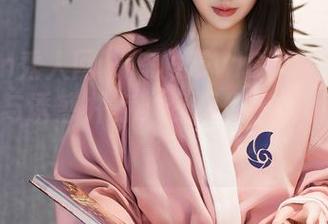 Xiuren秀人网 – 陈雅漫VICKY空姐图包，纯欲与诱惑并存，资源你绝对不能错过！