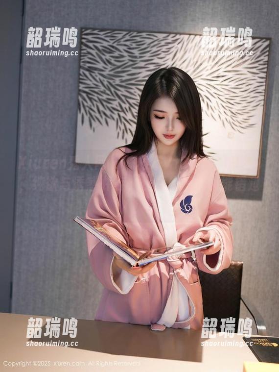 Xiuren秀人网 - 陈雅漫VICKY空姐图包，纯欲与诱惑并存，资源你绝对不能错过！
