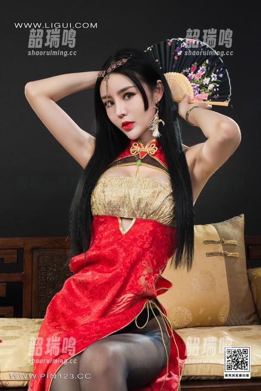 丽柜 - 私拍合集上的黑丝魅影，跟着小爽一步步走进梦幻！