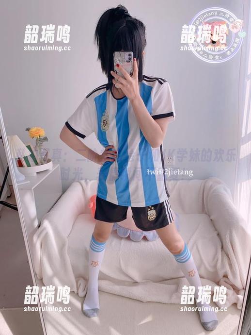 私拍写真:二阶堂宅绘子和JK学妹的欢乐时光,表情瞬间不重复! 私拍写真:二阶堂宅绘子和JK学妹的欢乐时光,表情瞬间不重复!