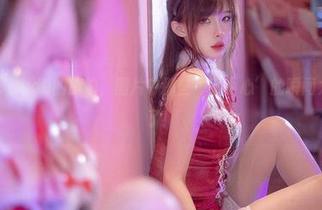 看看余多多Dudu的旅拍，图片中那些‘不小心’的瞬间太让人心动了！