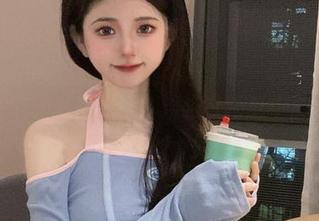 倦倦喵的私拍故事：浸泡在浴缸中的梦境
