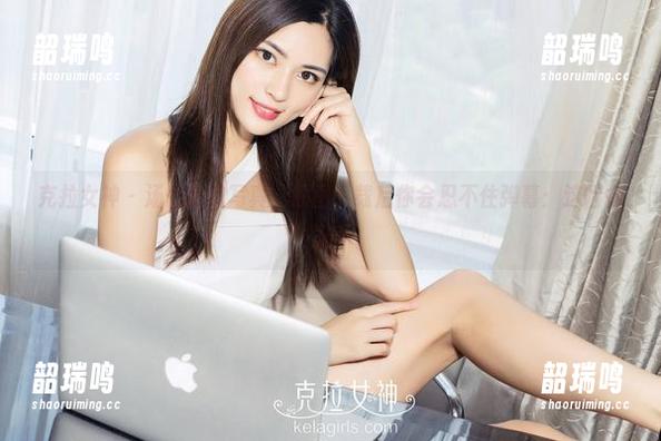 克拉女神 - 汤怡豹纹写真，原图下载后你会忍不住弹幕：这啥情况？
