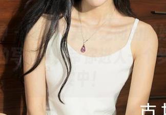克拉女神 – 睡衣和美丽之间的微妙关系：让百琳的写真合集带你进入一个梦幻的现实中！