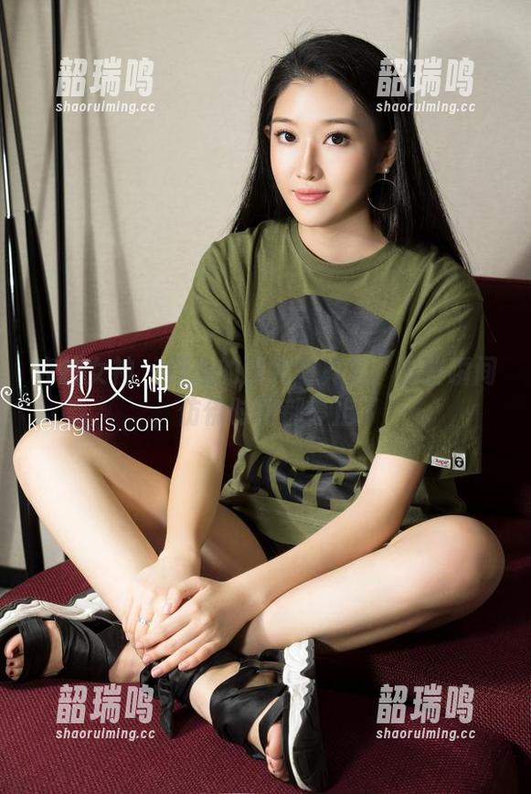 克拉女神 - 薇薇的清纯写真集：那些瞬间，仿佛时间都停止了