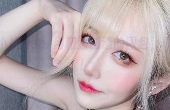 看！啾小妍Deer用和服创造的图包，真香无敌！