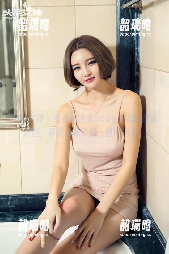头条女神 - 看看杨漫妮baby泳衣的最新原图，真是治愈了我一整个周末！