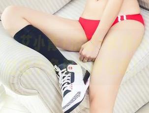 头条女神 – 艾小青+浴缸=水润心情，别错过这个免费的图包哦！