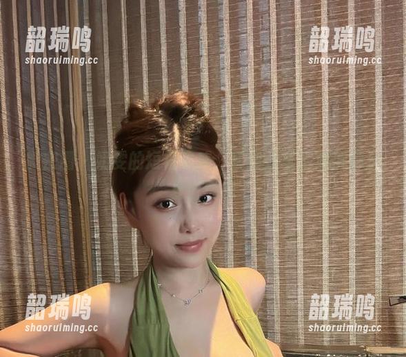 微密圈 - 奶雯的短裙诱惑,套图分享里满满都是夏日气息 微密圈 - 奶雯的短裙诱惑,套图分享里满满都是夏日气息