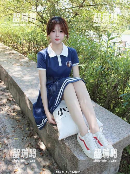 小众视觉 - 艾迪在泳池的套图,水面平静,但心里一片狂热! 小众视觉 - 艾迪在泳池的套图,水面平静,但心里一片狂热!