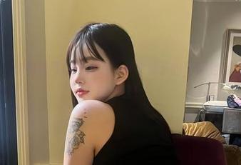 微密圈 – 透明也可以很大胆，小优优子的写真全套，冲击你的感官！