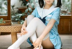 幼水铃衣教你如何把JK和小蛋糕结合，来一份免费的写真甜点吧！
