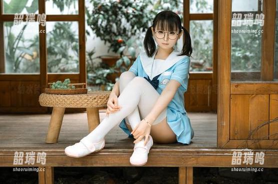 幼水铃衣教你如何把JK和小蛋糕结合,来一份免费的写真甜点吧! 幼水铃衣教你如何把JK和小蛋糕结合,来一份免费的写真甜点吧!