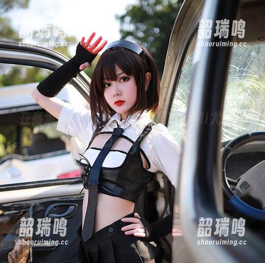 在高清图包中，您的蛋蛋和YouMi尤蜜的蓝色假日，奇妙又梦幻！