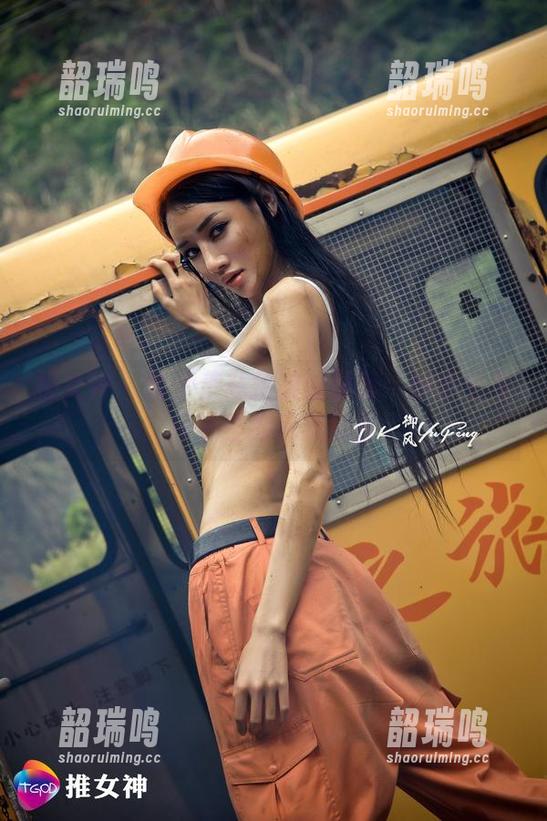 推女神 - 黄梦羡私拍校服图集:好学生与坏学生的完美结合 推女神 - 黄梦羡私拍校服图集:好学生与坏学生的完美结合