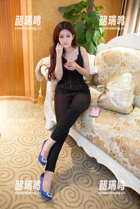 推女郎 - 赵惟依的毛衣写真集：简直是治愈系，毛衣界的‘心灵鸡汤’！