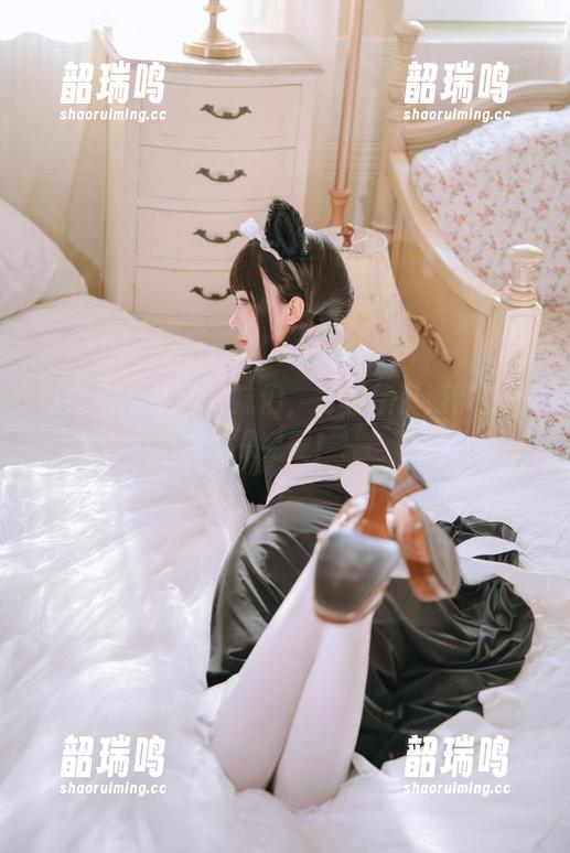 日奈娇与她的学妹们，写真集资源带你一探究竟！