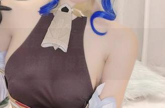 当木之本果遇到比基尼，下载这本写真集前请确保耳边没人！