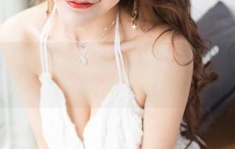果团网 – Miss琪的小蛮腰护士服图包：是医生还是仙女？精选让你欲罢不能！