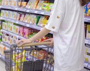 梦丝女神 – 在图库里，玥玥的双马尾把一切都变得高清而真实