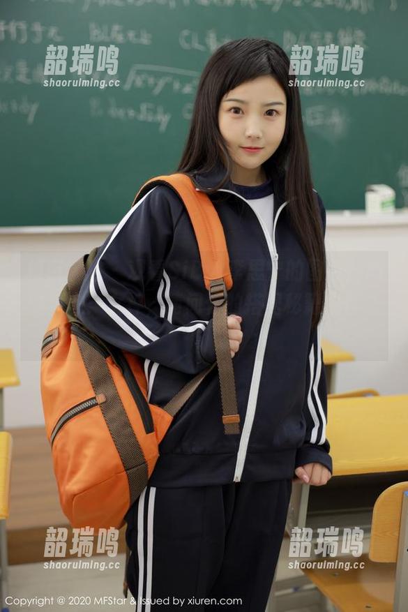模范学院 - 观看SiByl李思宁的图包,心中默念:女神,请问你的搭配秘籍是什么? 模范学院 - 观看SiByl李思宁的图包,心中默念:女神,请问你的搭配秘籍是什么?