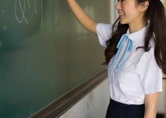 波萝社 – 惊！王语纯又更新泳池美图，想想我也想去游泳！