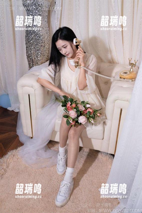 甜予摄影 - 免费图集大公开！齐齐套装上身，打工人也能做时尚icon！