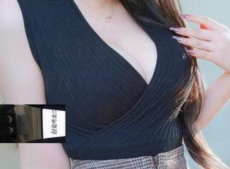这不是一场简单的更新——白银81的双马尾写真集，仿佛在邀请我一起进入她的梦境。